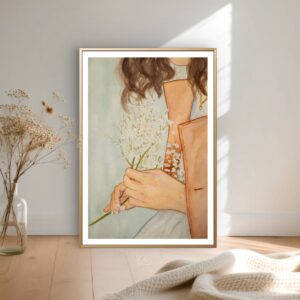 Une femme tient des délicates fleurs blanches séchées dans ses mains. Peinture aquarelle.